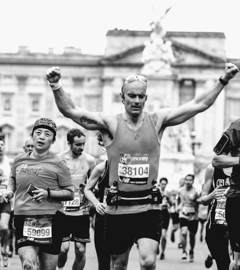 Mens fitness coach Martin King  Thame completing The TCS London Marathon